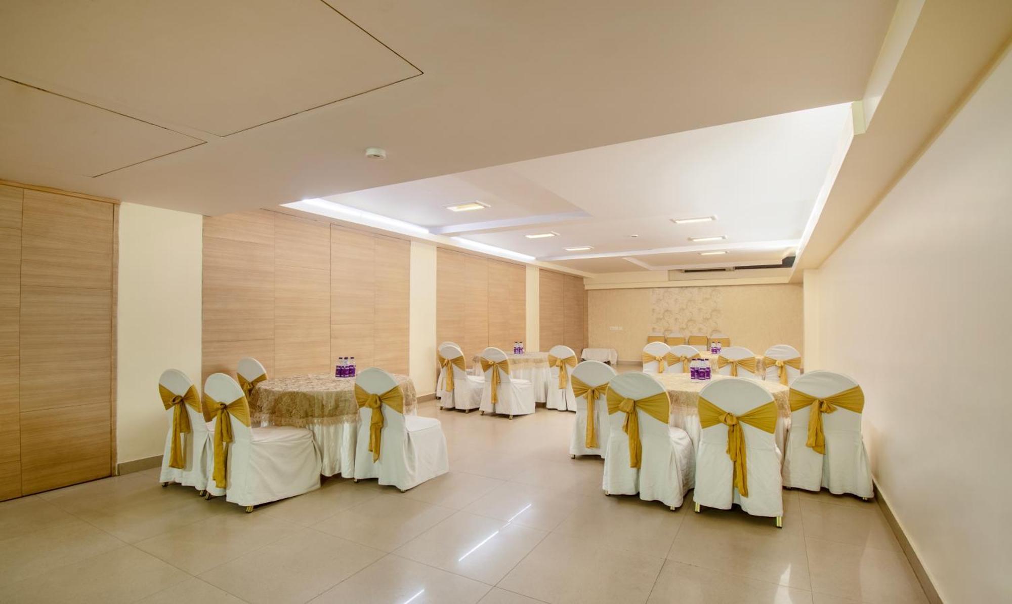 Treebo Cabana New Delhi Luaran gambar
