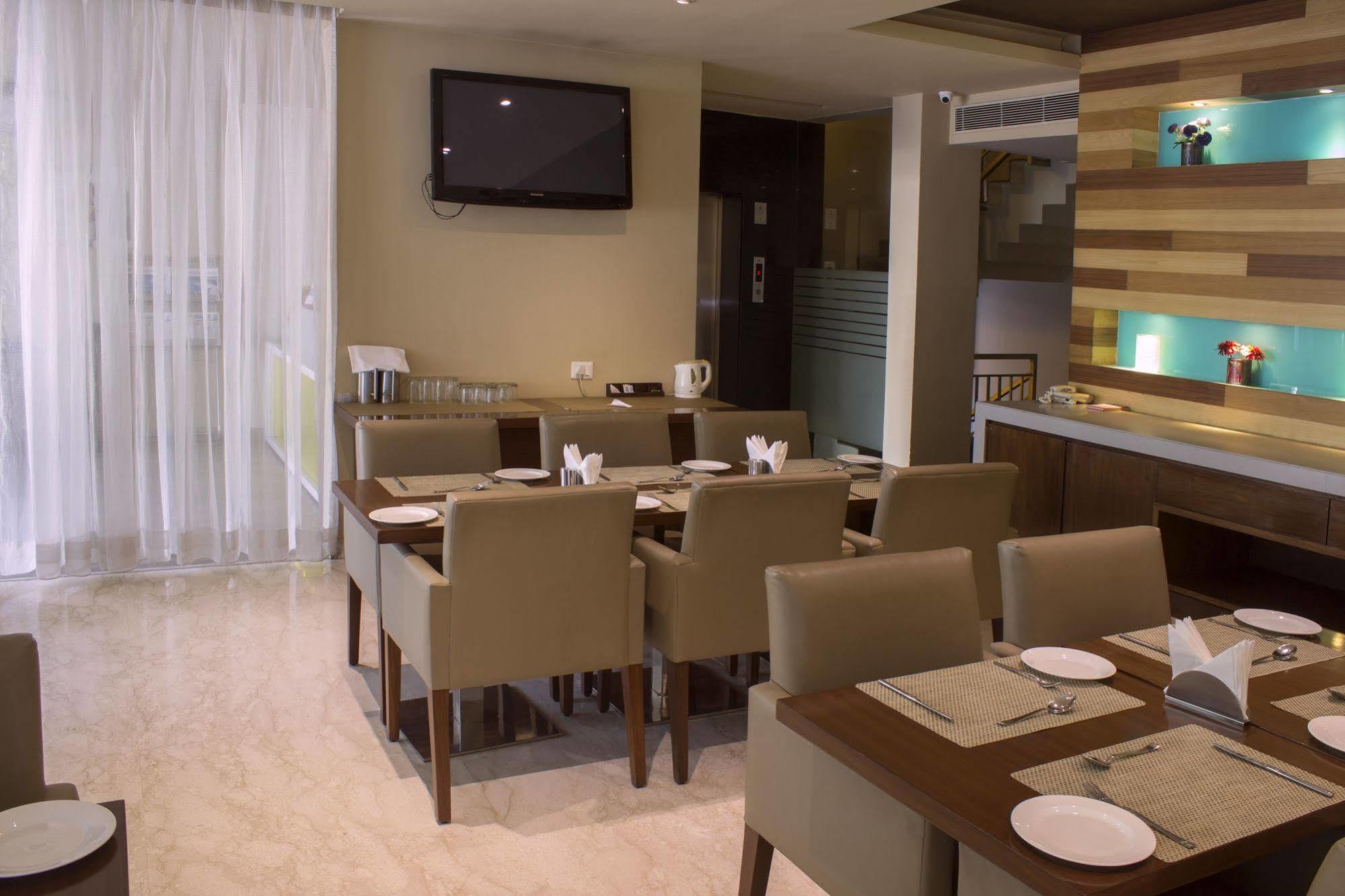 Treebo Cabana New Delhi Luaran gambar