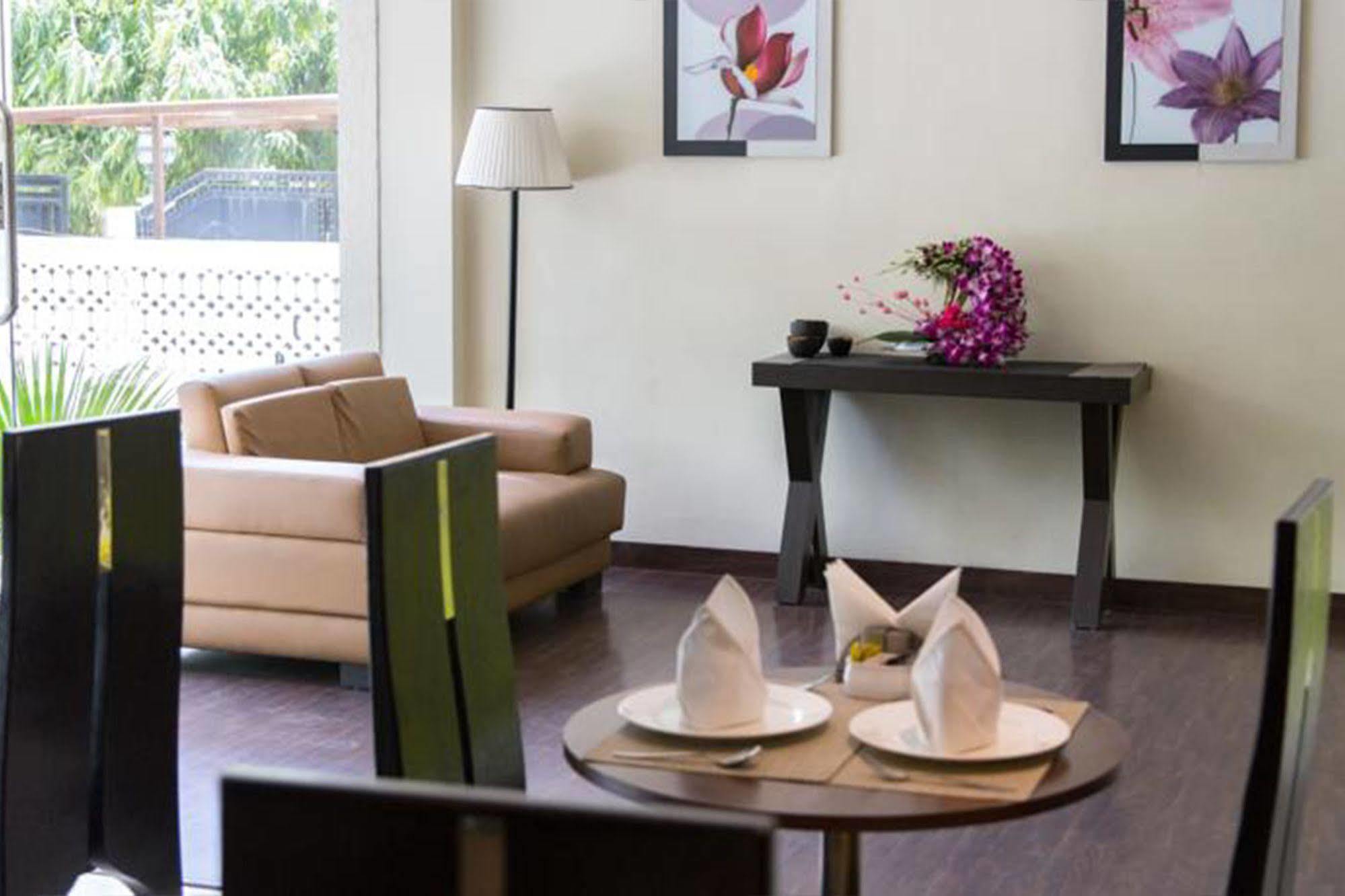 Treebo Cabana New Delhi Luaran gambar
