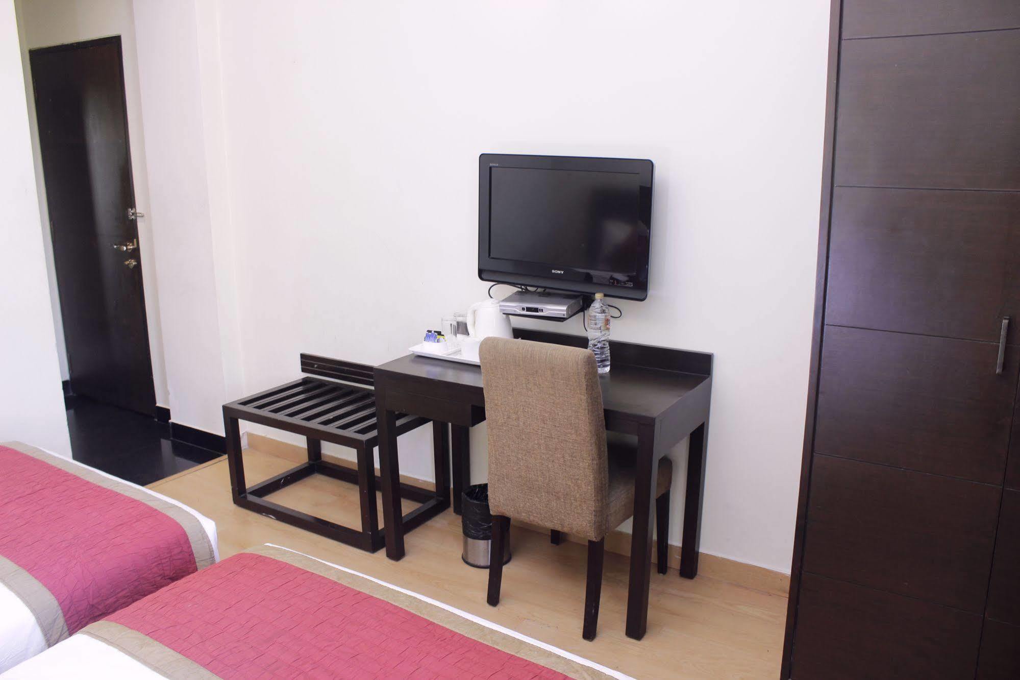 Treebo Cabana New Delhi Luaran gambar